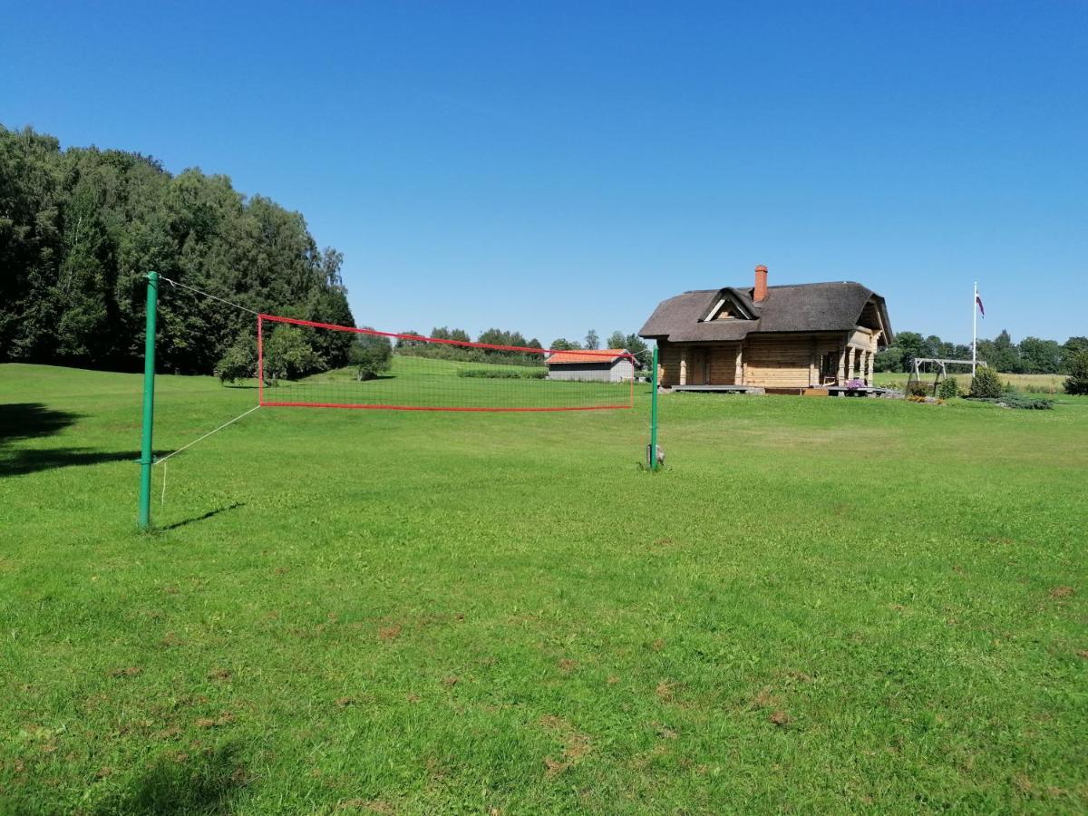 Guest House Unguri Stalbe Екстер'єр фото